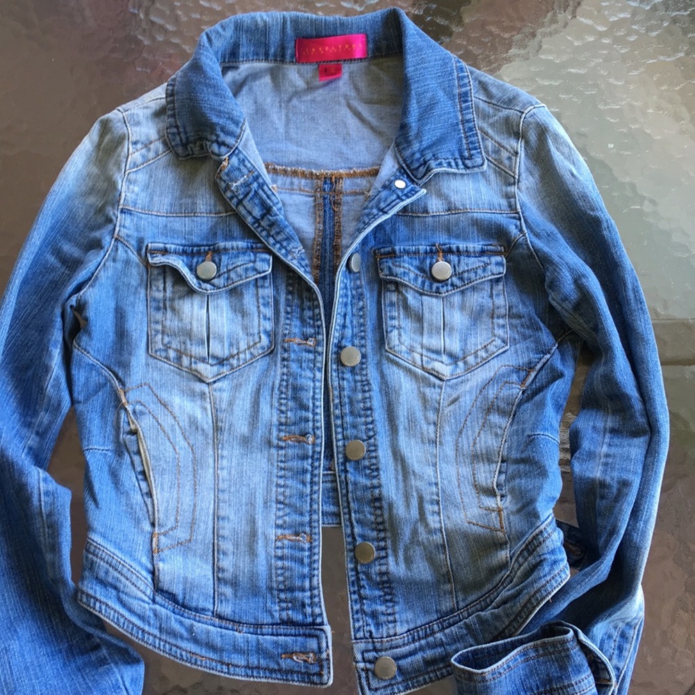 DENIM JACKET